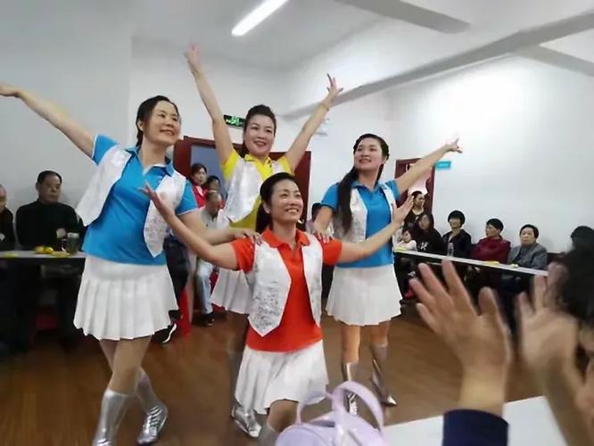 愛(ài)滿銅官·情暖重陽(yáng)——銅官區(qū)文藝創(chuàng)作與表演協(xié)會(huì)重陽(yáng)系列活動(dòng)側(cè)記